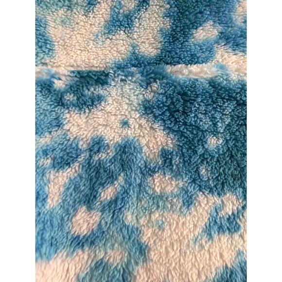 Cat & Jack Kids Blue & White Oversize Wearable Blanket Hoodie Size XS/S - Picture 4 of 5